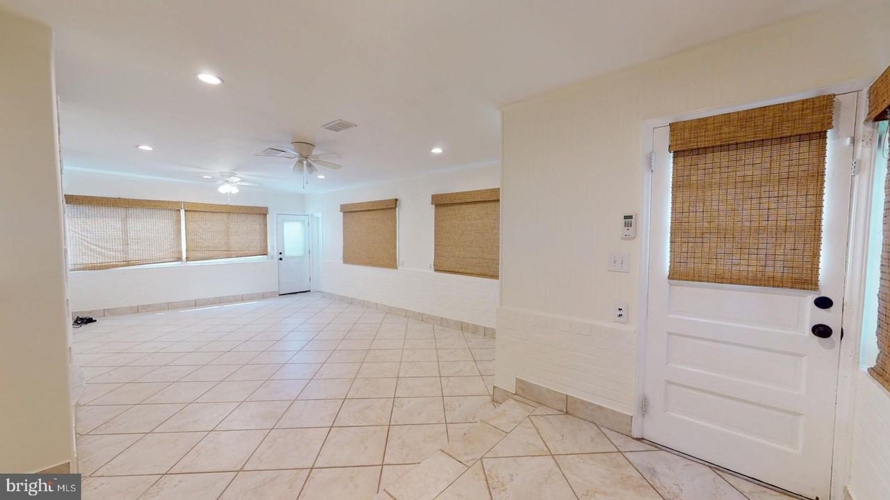 6415 Potomac Ave - Photo 3 of 31