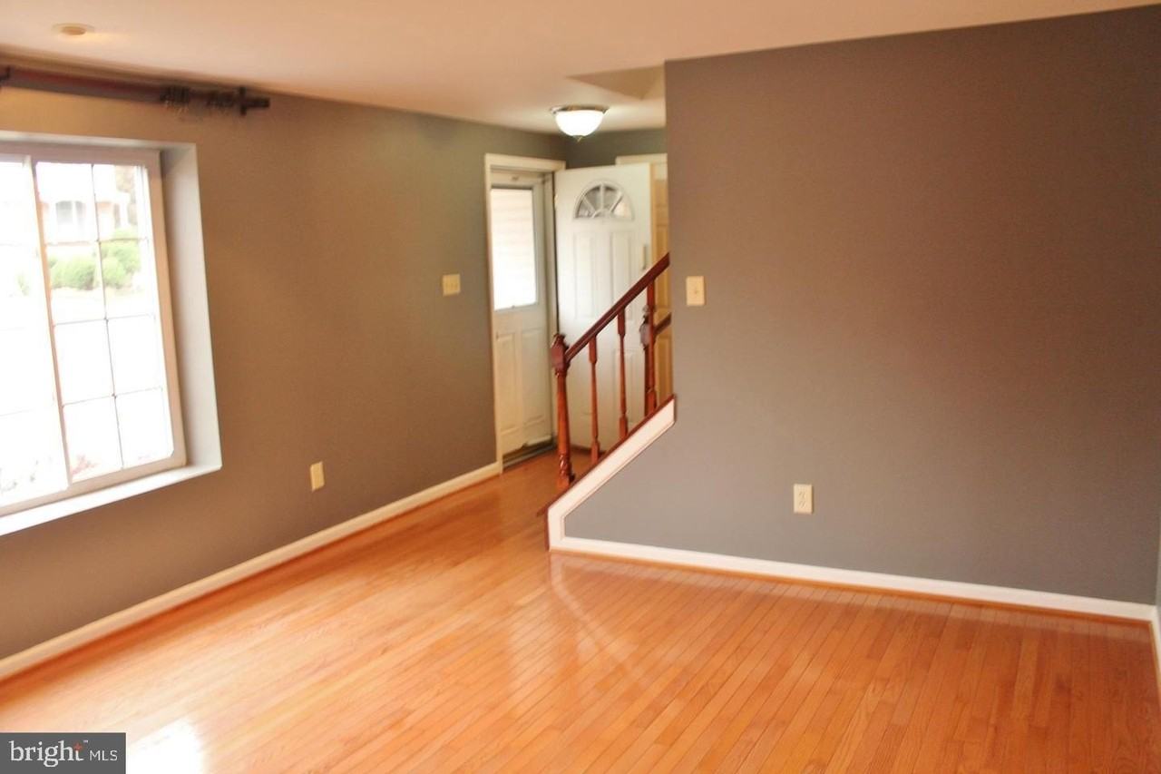 9400 Wrought Iron Ct - Photo 4 of 21