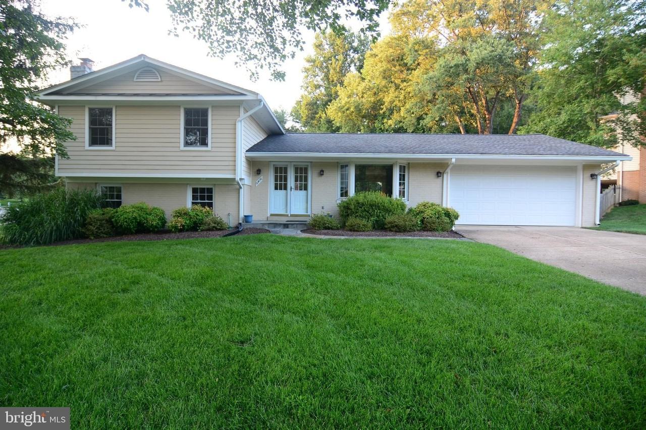 9416 Gamba Ct - Photo 2 of 31