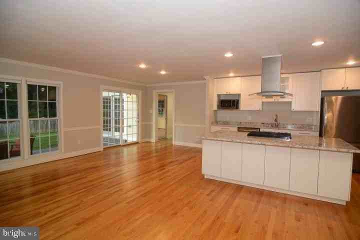 9416 Gamba Ct - Photo 3 of 31