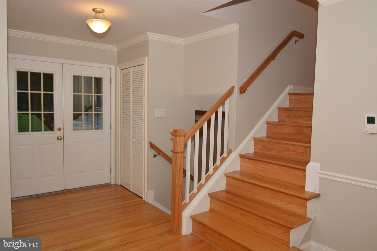 9416 Gamba Ct - Photo 7 of 31