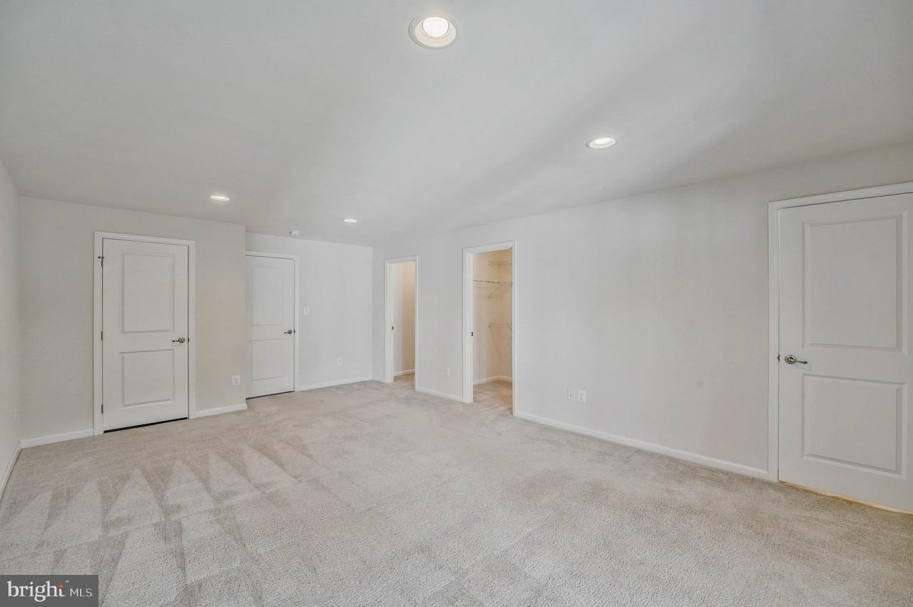 10711 Hinton Way - Photo 6 of 47