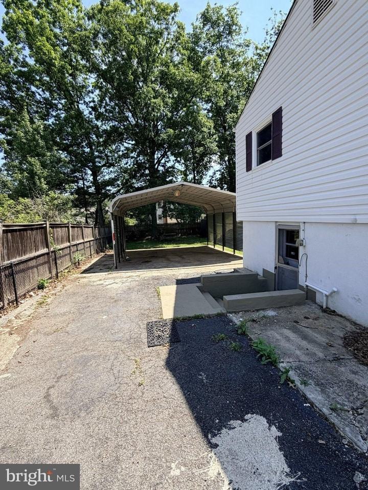 10003 Lomond Dr - Photo 5 of 33