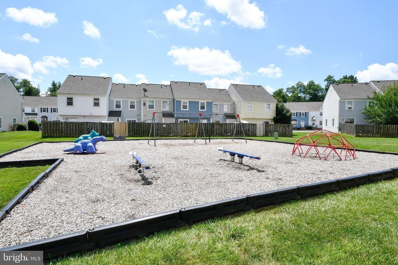 102 Chesterfield Ln #201 - Photo 4 of 29