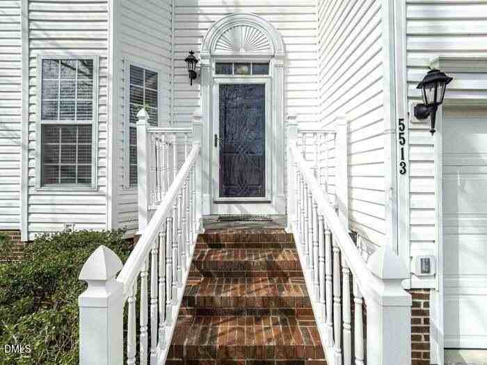 5513 Glencree Ct - Photo 2 of 27