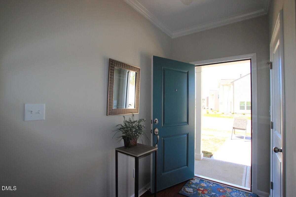 395 Shakespeare Dr - Photo 2 of 20