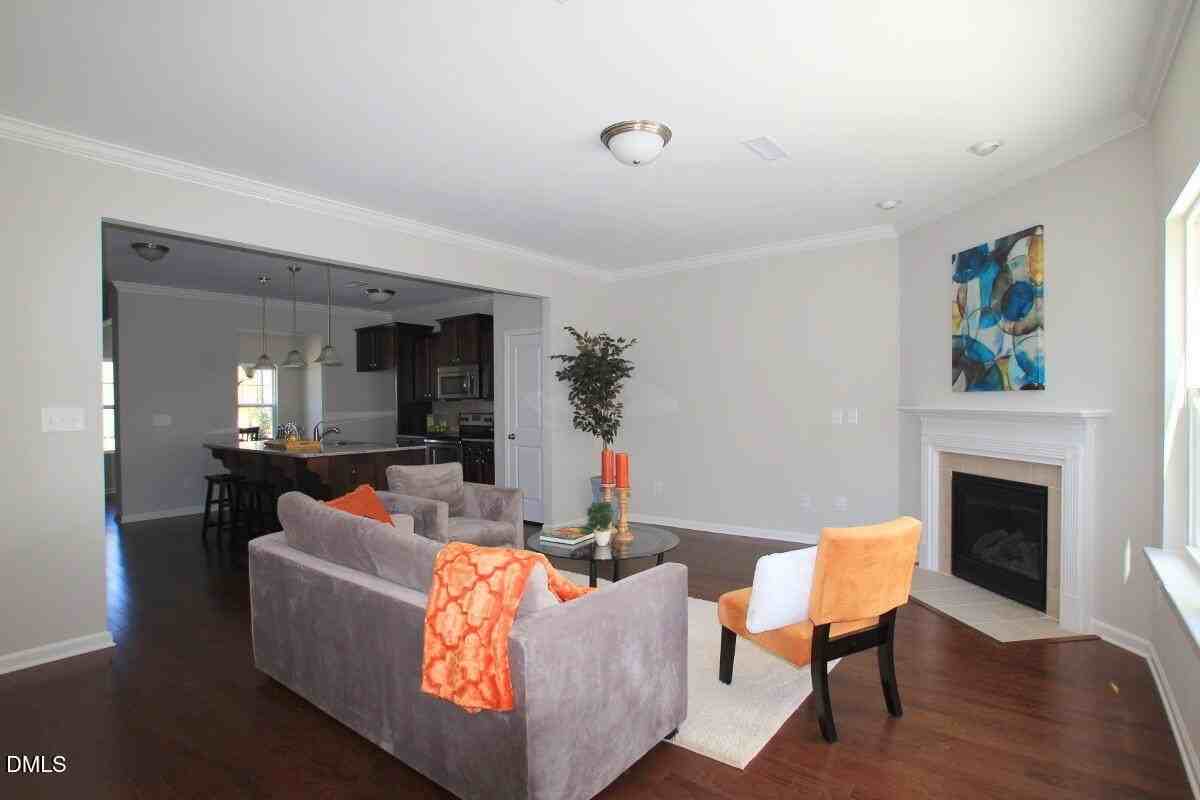 395 Shakespeare Dr - Photo 7 of 20