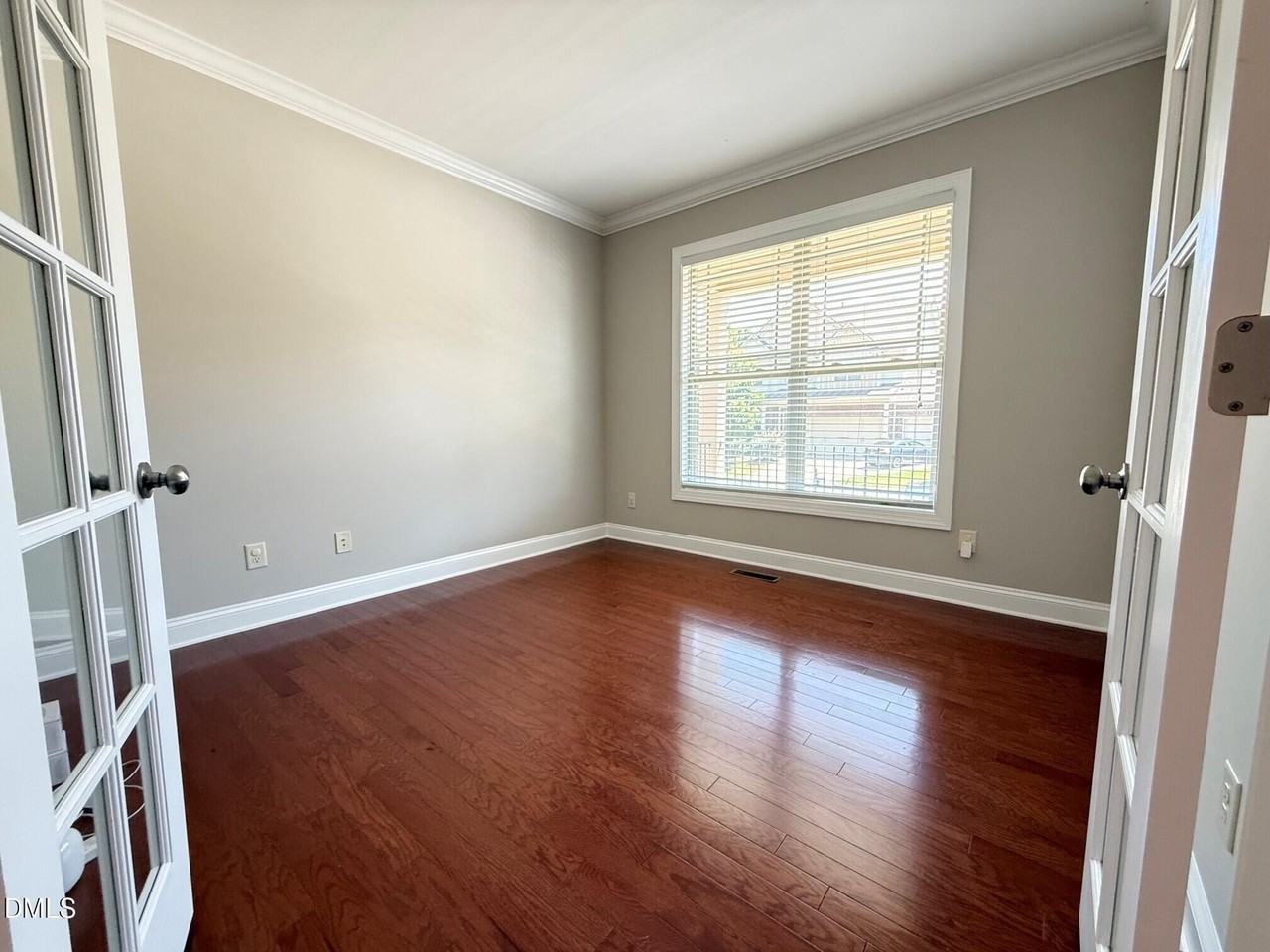 1548 Lily Creek Dr - Photo 4 of 42