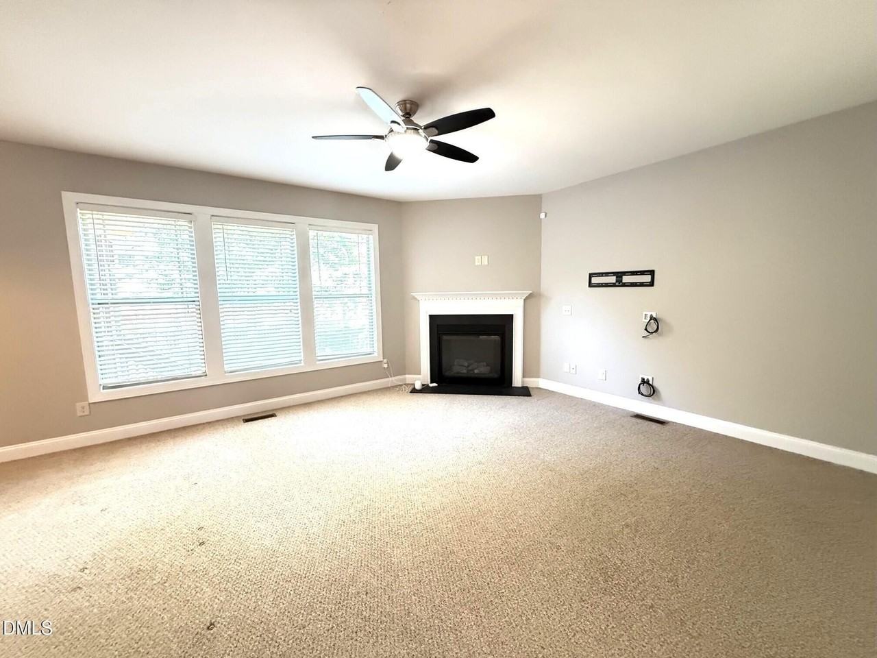 1548 Lily Creek Dr - Photo 6 of 42