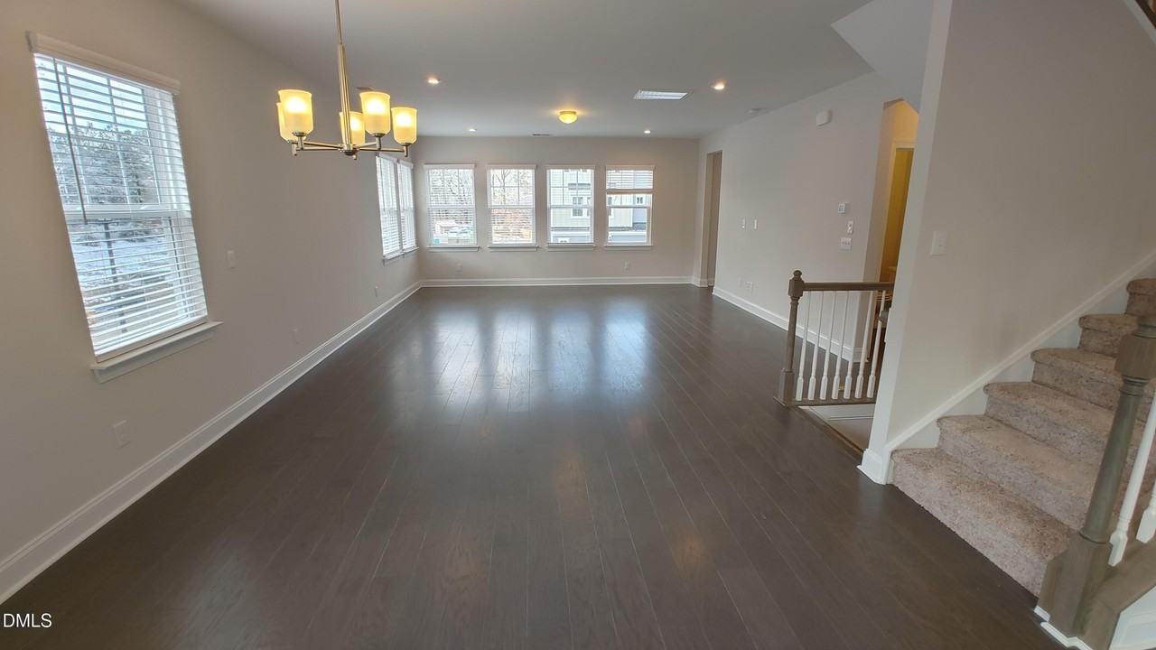 831 Amley Pl - Photo 3 of 27
