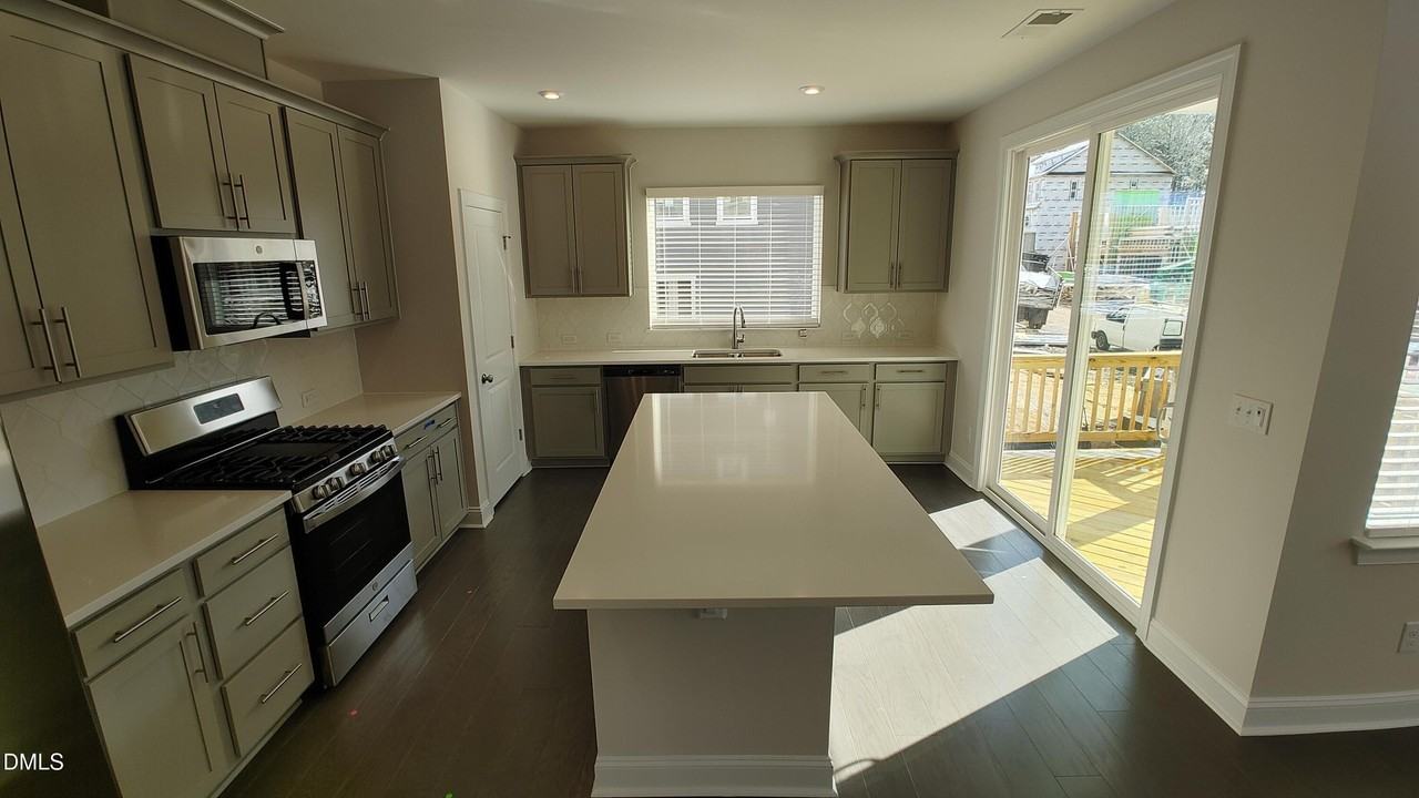 831 Amley Pl - Photo 6 of 27