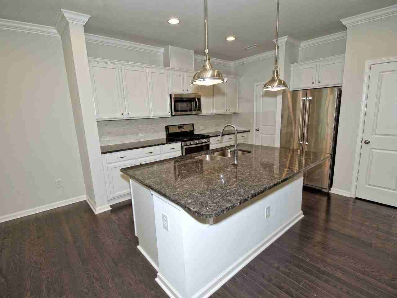 1425 Southpoint Trl - Photo 3 of 29