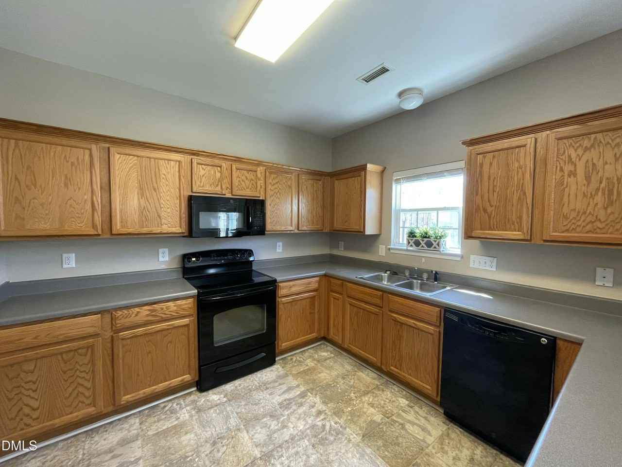 3531 Oneonta Ave - Photo 6 of 22