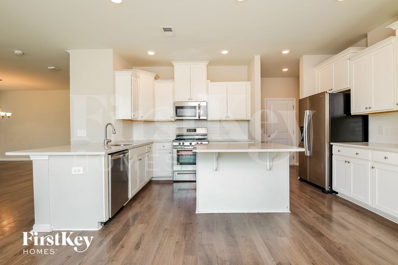 111 Stagecoach Ave - Photo 7 of 16