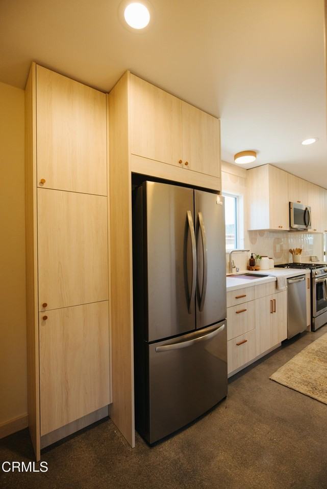 152 Arcade Dr - Photo 5 of 25