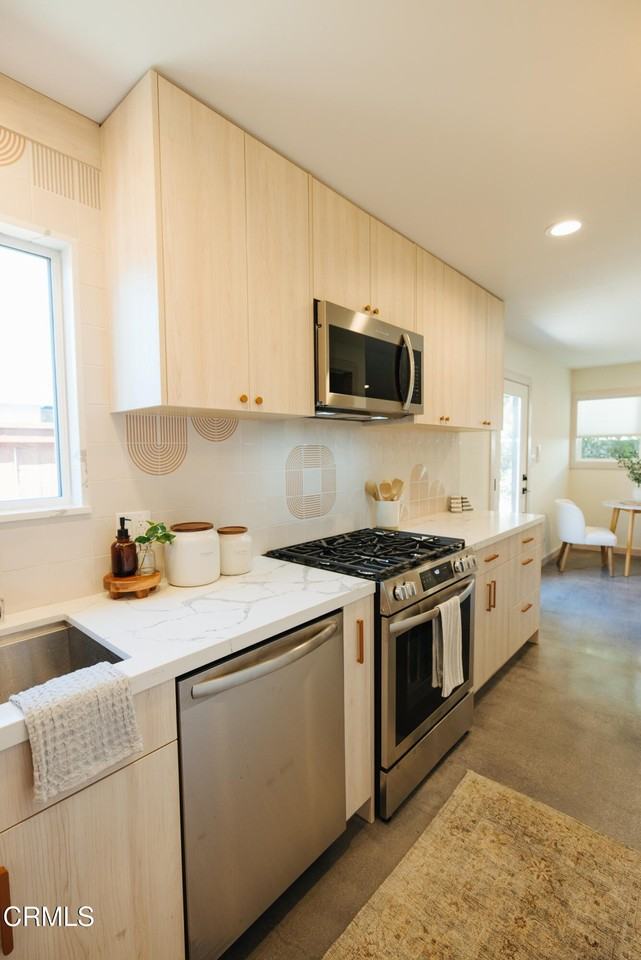 152 Arcade Dr - Photo 6 of 25