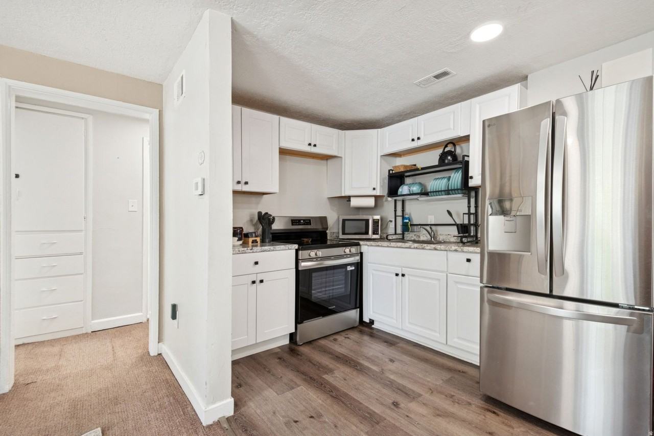 839 W 1300 S #A - Photo 3 of 14