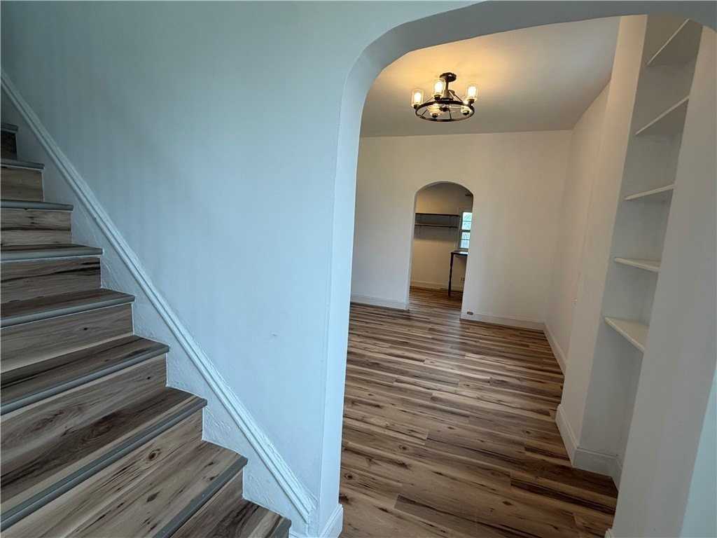 467 Reno St - Photo 3 of 13