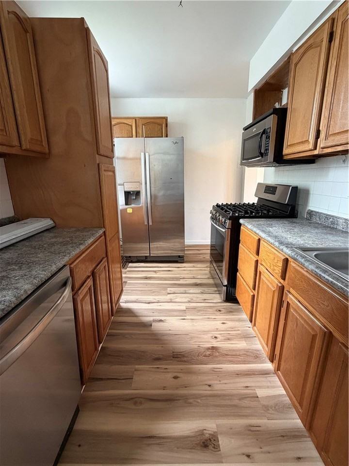 467 Reno St - Photo 5 of 13