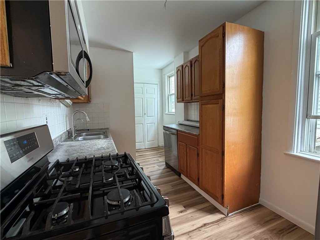 467 Reno St - Photo 6 of 13