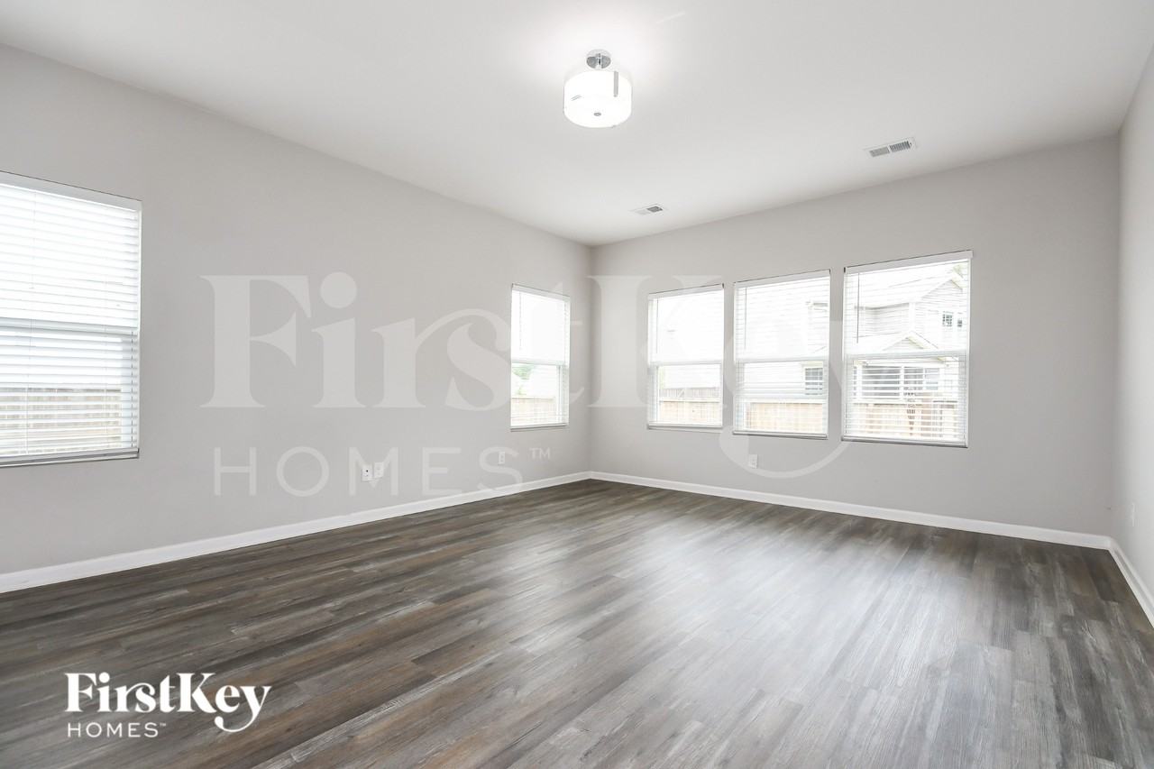 104 Breeders Ct - Photo 3 of 19