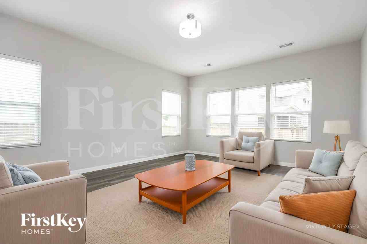 104 Breeders Ct - Photo 4 of 19