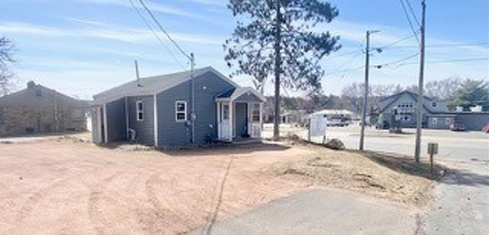 1401 Keck Ave - Photo 3 of 7
