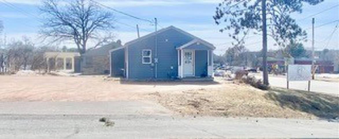 1401 Keck Ave - Photo 4 of 7