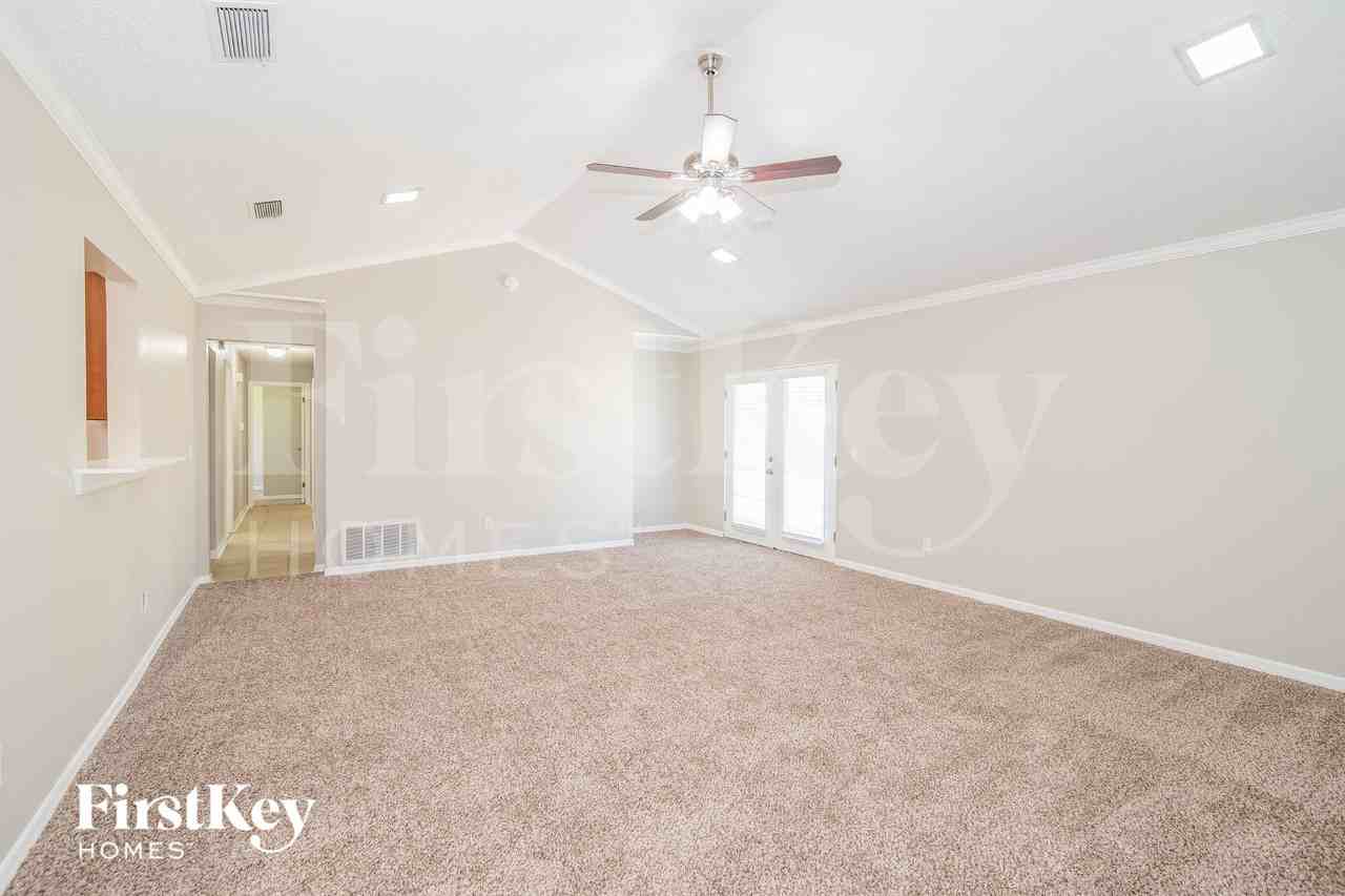 1746 Cinnamon Dr - Photo 5 of 16