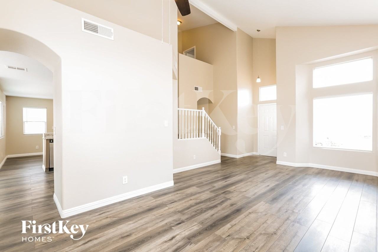 8905 Ballad Ave - Photo 3 of 15