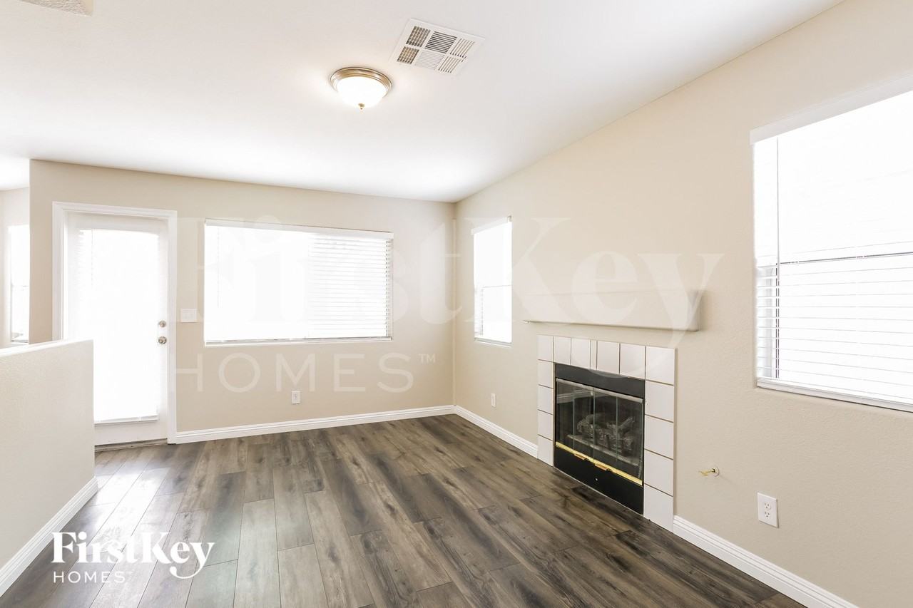 8905 Ballad Ave - Photo 4 of 15