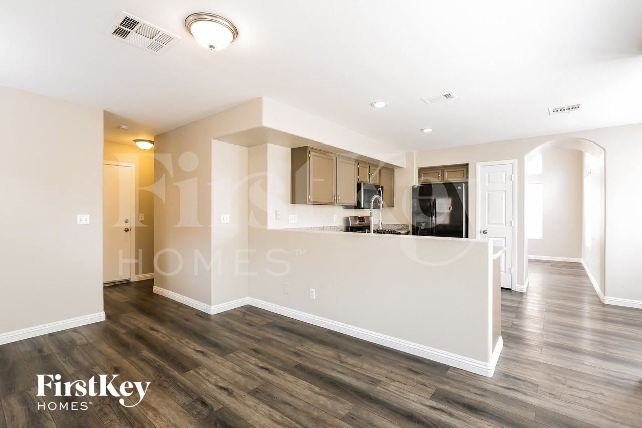 8905 Ballad Ave - Photo 6 of 15