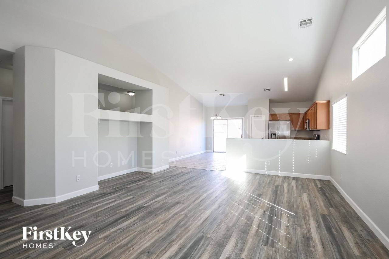 6138 Sydney Bay Ct - Photo 3 of 15