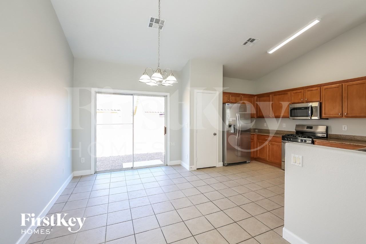 6138 Sydney Bay Ct - Photo 5 of 15
