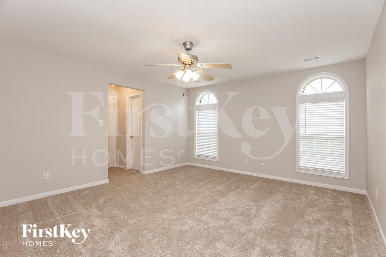 5633 Waverly Lynn Ln - Photo 7 of 15