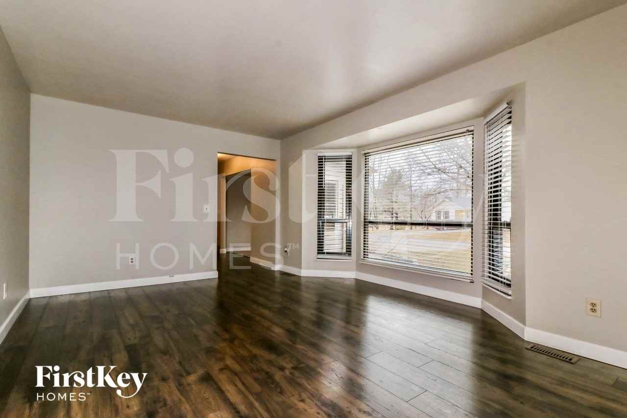 16 Kingston Ct - Photo 3 of 14