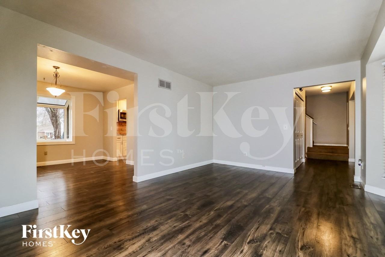 16 Kingston Ct - Photo 4 of 14