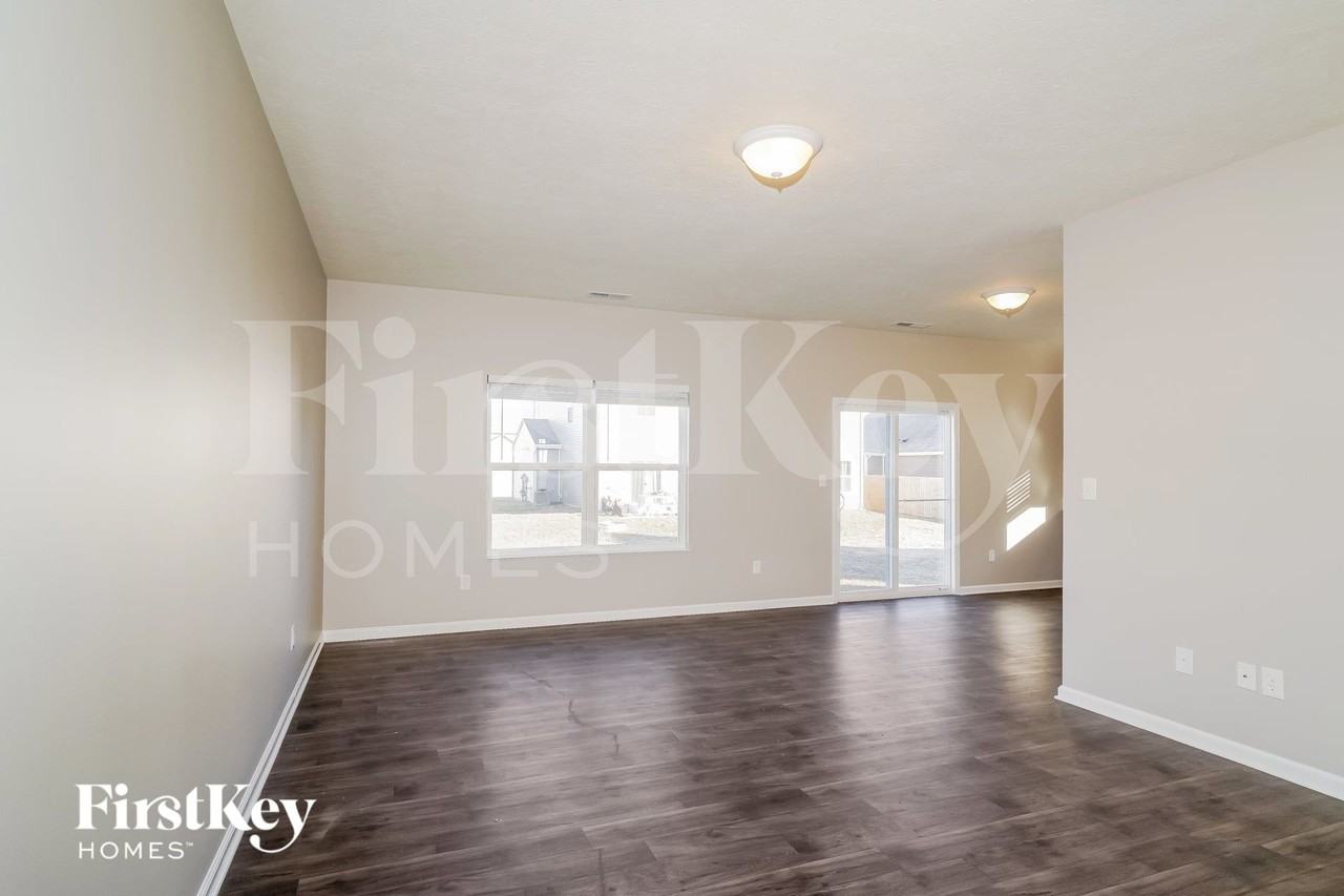 1356 Crabapple Rd - Photo 3 of 15