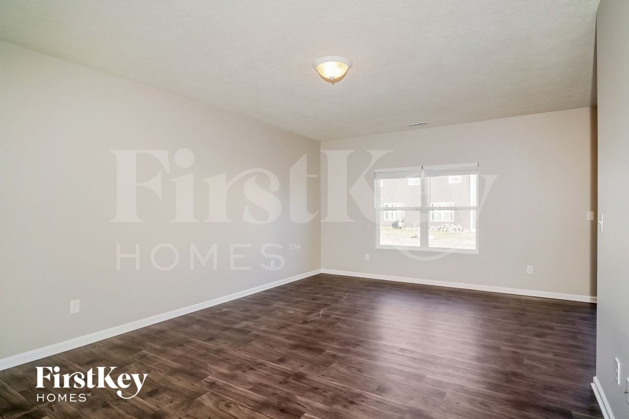 1356 Crabapple Rd - Photo 4 of 15