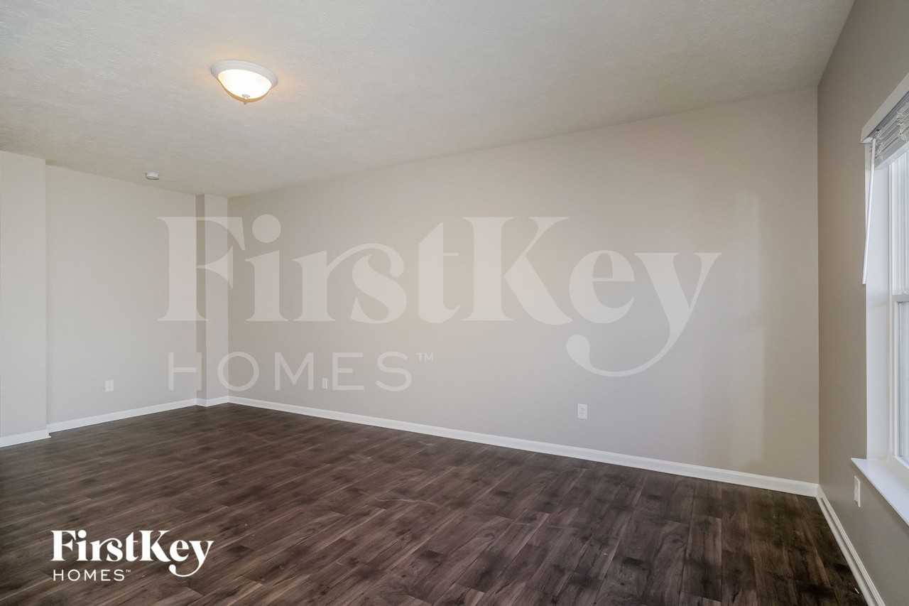 1356 Crabapple Rd - Photo 5 of 15