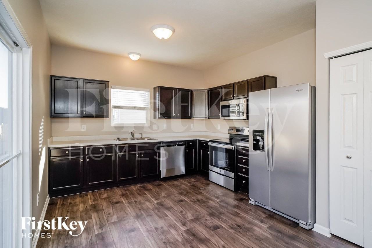 1356 Crabapple Rd - Photo 7 of 15