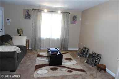 10901 Hollaway Dr - Photo 3 of 19