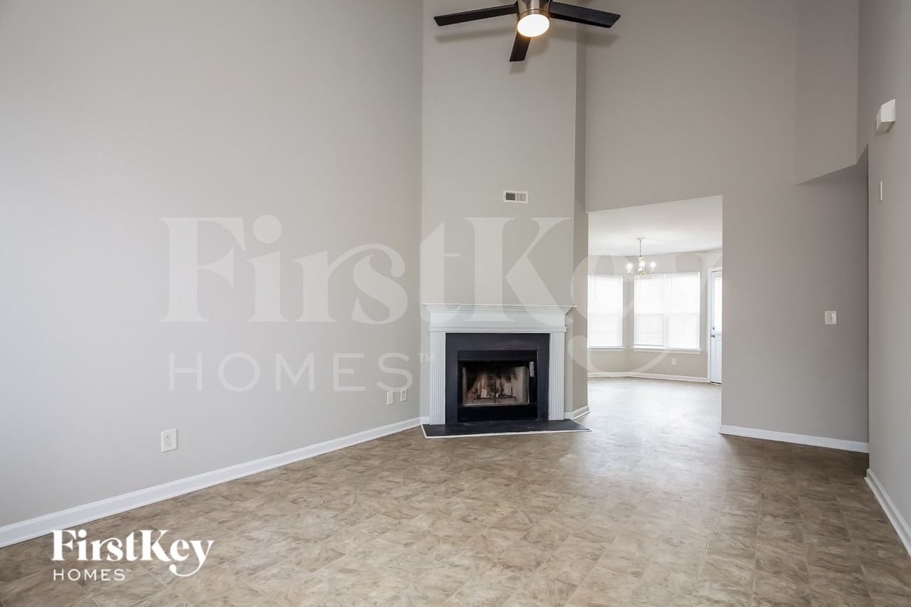 7301 Hidden Creek Dr - Photo 3 of 15