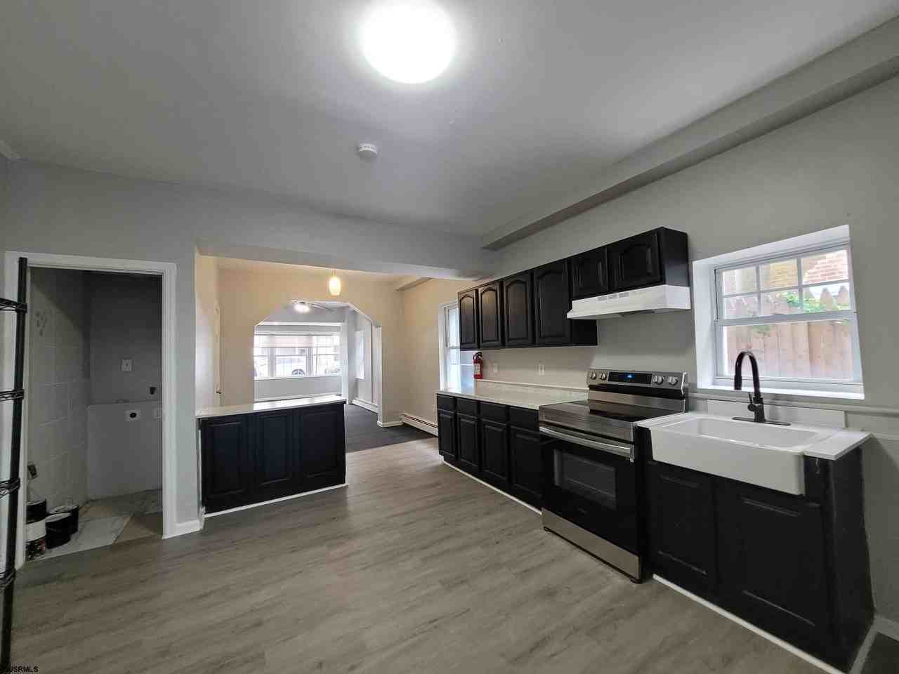 1108 Baltic Ave - Photo 3 of 18