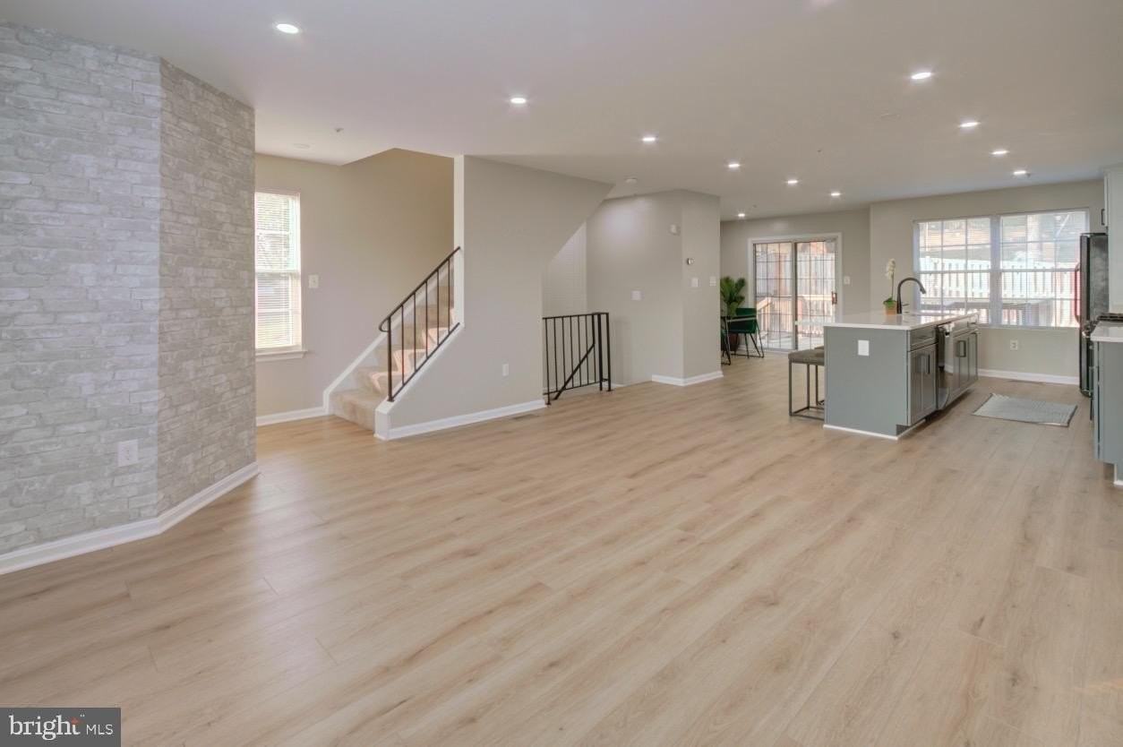 2813 31st Ave - Photo 4 of 35