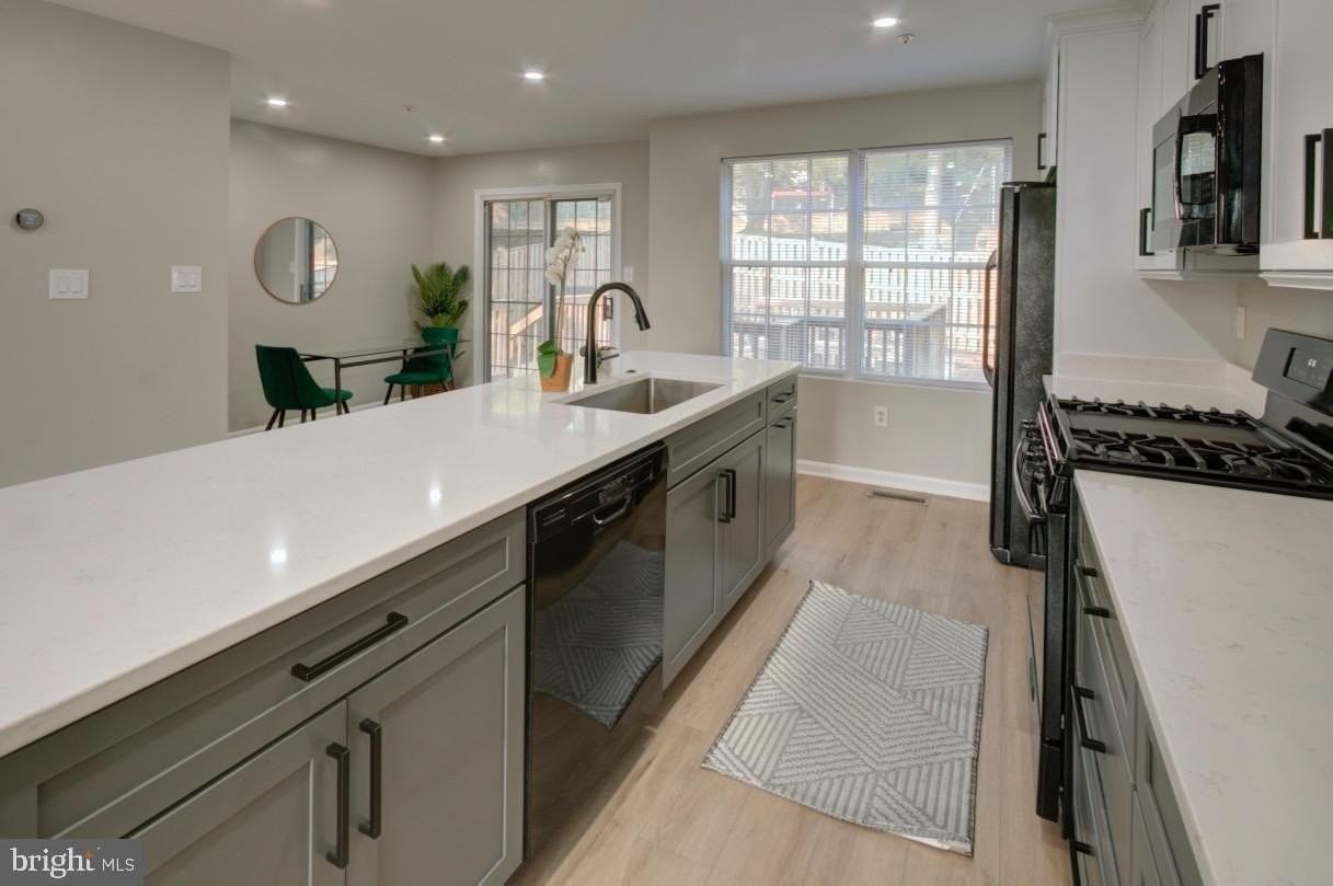 2813 31st Ave - Photo 7 of 35
