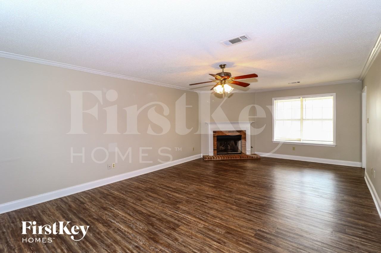 9689 Kingsridge Dr - Photo 4 of 16