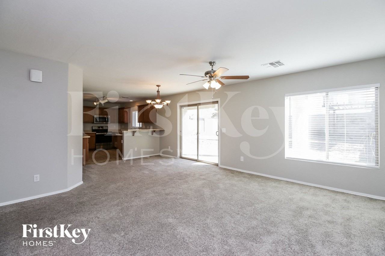 39405 N Marla Cir - Photo 3 of 15