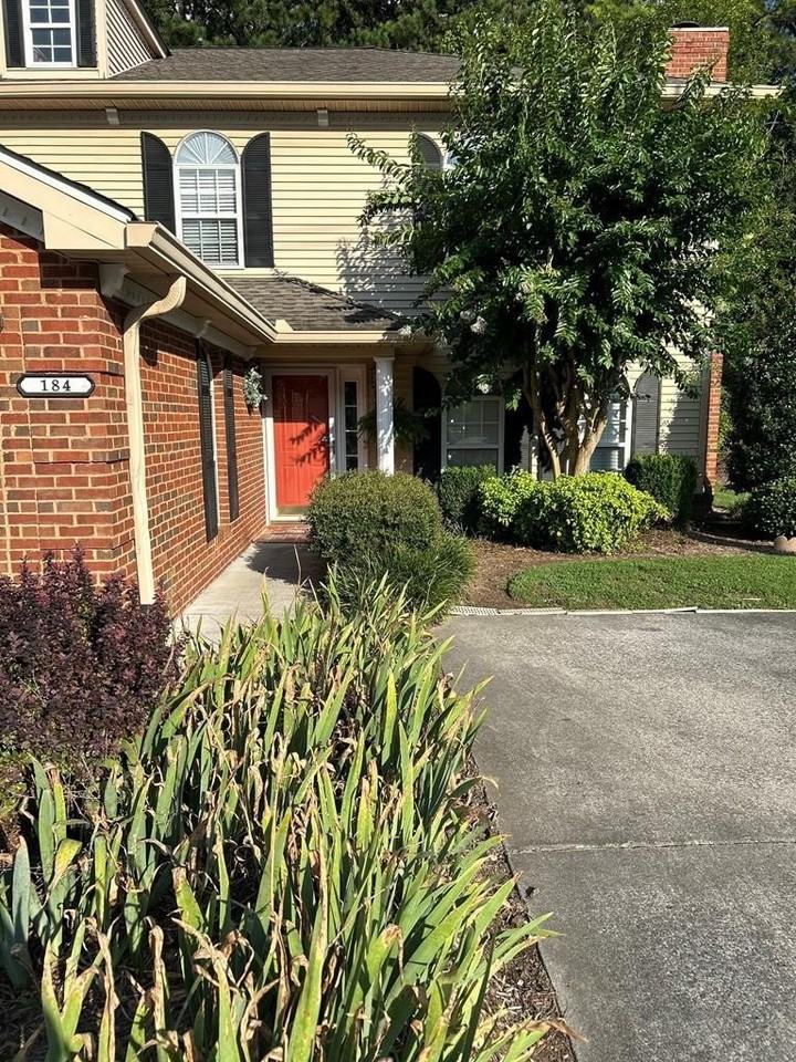 1696 Red Oak Dr #184 - Photo 2 of 36
