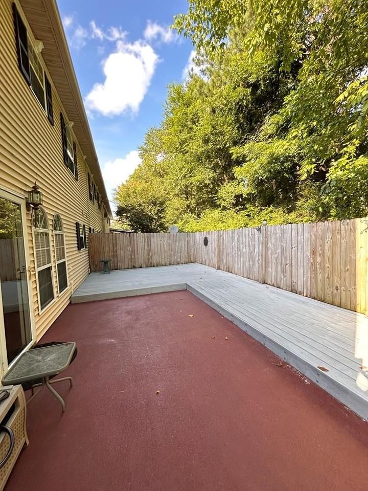 1696 Red Oak Dr #184 - Photo 5 of 36